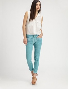 Cropped skinny-fit denim in a sandblasted hue for that vintage, live-in look.THE FITSkinny fitRise, about 8Inseam, about 25THE DETAILSZip flyFive-pocket style90% cotton/8% polyester/2% elastaneMachine washMade in USA of imported fabricModel shown is 5'10 (178cm) wearing US size 4. Cropped skinny-fit denim in a sandblasted hue for that vintage, live-in look.THE FITSkinny fitRise, about 8Inseam, about 25THE DETAILSZip flyFive-pocket style90% cotton/8% polyester/2% elastaneMachine washMade in USA of imported fabricModel shown is 5'10 (178cm) wearing US size 4.