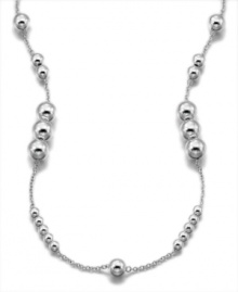 An alluring mix of sizes adds chicness and a sense of fun to this chain necklace from Lauren by Ralph Lauren. In silvertone mixed metal. Measures approximately 36 inches long.