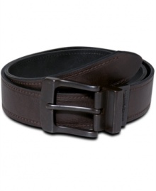 The best of both worlds. This reversible belt from Levi's keeps all of your combinations together. The best of both worlds. This reversible belt from Levi's keeps all of your combinations together.