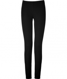 With a heavier weight and incredibly flattering fit, Josephs gabardine leggings are a sleek choice with endless pairing possibilities - Flat elasticized waistband, pull-on style - Form-fitting - Wear with oversized tops and favorite ankle boots