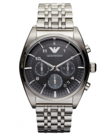 The perfect finishing touch on your boardroom look: a structured watch by Emporio Armani.