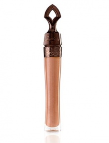 The perfect alliance of beauty and lip care, Terracotta gloss is light and creamy, melt-away and comfortable, delicious and not sticky; truly the ideal texture for summer lips. At the heart of this comforting formula, Marula oil moisturizes and regenerates, while the antioxidant complex and SPF 15 protection index shield the lips.Terracotta Gloss colours are specially developed to enhance, revive and revitalize a tan, while providing warmth and light. The perfect alliance of beauty and lip care, Terracotta gloss is light and creamy, melt-away and comfortable, delicious and not sticky; truly the ideal texture for summer lips. At the heart of this comforting formula, Marula oil moisturizes and regenerates, while the antioxidant complex and SPF 15 protection index shield the lips.Terracotta Gloss colours are specially developed to enhance, revive and revitalize a tan, while providing warmth and light.