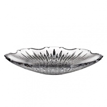 Create a gorgeous display on the table with the Atelier Nouveau centerpiece low bowl. Rhythmic, repetitive olive cutting creates its bold signature look - contemporary, elegant, Waterford. Create a gorgeous display on the table with the Atelier Nouveau centerpiece low bowl. Rhythmic, repetitive olive cutting creates its bold signature look - contemporary, elegant, Waterford.