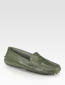 A seasonless wardrobe staple rendered in buttery Italian leather, with contrast stitching and a durable rubber sole. Leather upperLeather liningRubber solePadded insoleMade in Italy A seasonless wardrobe staple rendered in buttery Italian leather, with contrast stitching and a durable rubber sole. Leather upperLeather liningRubber solePadded insoleMade in Italy