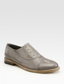 Smooth Italian leather and superior craftsmanship takes the extra step towards signature style with this unique laceless design.Leather upperLeather liningLeather soleMade in Italy Smooth Italian leather and superior craftsmanship takes the extra step towards signature style with this unique laceless design.Leather upperLeather liningLeather soleMade in Italy