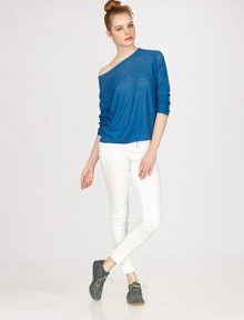 Lightweight basic with five-pocket styling and skinny-leg construction.THE FITFitted through hips and thighsRise, about 8Inseam, about 29THE DETAILSZip flyFive-pocket style98% cotton/2% elastaneMachine washMade in USA of imported fabricModel shown is 5'10 (177cm) wearing US size 4. Lightweight basic with five-pocket styling and skinny-leg construction.THE FITFitted through hips and thighsRise, about 8Inseam, about 29THE DETAILSZip flyFive-pocket style98% cotton/2% elastaneMachine washMade in USA of imported fabricModel shown is 5'10 (177cm) wearing US size 4.