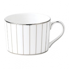 Sparkling platinum and mica accent this decidedly contemporary Vera Wang teacup, lending a look that's fresh and dimensional. Sparkling platinum and mica accent this decidedly contemporary Vera Wang teacup, lending a look that's fresh and dimensional.