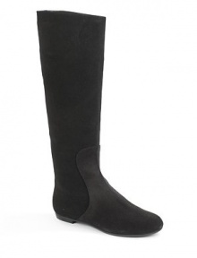 THE LOOKRound toeRich suede upperPull-on styleSeamed detailPadded insoleShaft, 16Leg circumference, 14THE MATERIALSuede upperLeather lining and soleORIGINMade in Italy THE LOOKRound toeRich suede upperPull-on styleSeamed detailPadded insoleShaft, 16Leg circumference, 14THE MATERIALSuede upperLeather lining and soleORIGINMade in Italy