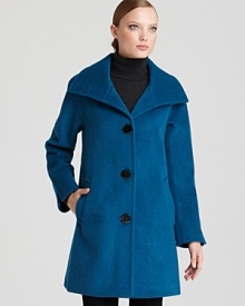 This timeless Ellen Tracy coat, designed in a lush blend of soft fabrics, features an elegant drape and easy-to-wear silhouette. This timeless Ellen Tracy coat, designed in a lush blend of soft fabrics, features an elegant drape and easy-to-wear silhouette.