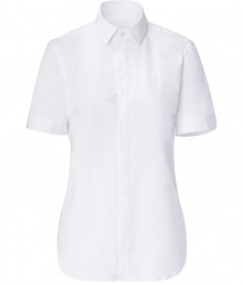 Elegant blouse of fine, white stretch cotton - Feminine and classic narrow waist, with a small collar, concealed placket, short sleeves and rounded seam edges - A favorite for the office, weekends or dressed up for more formal events - Combine with a pencil skirt, capri pants or even dark denim Elegant blouse of fine, white stretch cotton - Feminine and classic narrow waist, with a small collar, concealed placket, short sleeves and rounded seam edges - A favorite for the office, weekends or dressed up for more formal events - Combine with a pencil skirt, capri pants or even dark denim