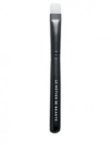 Essential for a chic, sophisticated look. The brush softly and precisely lines upper and lower lids; synthetic brush hairs retain their shape for precision lining. Crafted by master artisans, Le Métier de Beauté Master Brush Collection includes the tools every woman needs for exemplary professional cosmetic application. Essential for a chic, sophisticated look. The brush softly and precisely lines upper and lower lids; synthetic brush hairs retain their shape for precision lining. Crafted by master artisans, Le Métier de Beauté Master Brush Collection includes the tools every woman needs for exemplary professional cosmetic application.