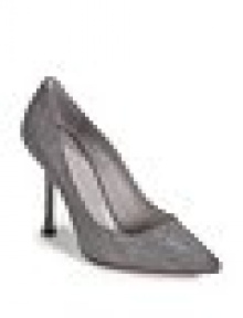 THE LOOKPressed calfskin suede upperPoint toePadded insoleSelf-covered heel, 3½ (90mm)THE MATERIALSuede upperLeather liningLeather soleORIGINMade in Italy THE LOOKPressed calfskin suede upperPoint toePadded insoleSelf-covered heel, 3½ (90mm)THE MATERIALSuede upperLeather liningLeather soleORIGINMade in Italy