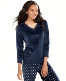 Supreme softness that's light as air. Slip into the snuggly comfort of this baby fleece pajama top by Nautica. Supreme softness that's light as air. Slip into the snuggly comfort of this baby fleece pajama top by Nautica.