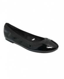 A ladylike ballet flat with a shiny twist. Lacoste's Constance 4 ballet flats have a cute capped toe and a comfy elastic gore around the vamp. A ladylike ballet flat with a shiny twist. Lacoste's Constance 4 ballet flats have a cute capped toe and a comfy elastic gore around the vamp.