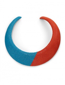 THE LOOKCollar silhouetteStingray detailLeather undersideTHE MEASUREMENTWidth, about 1.75ORIGINMade in Thailand THE LOOKCollar silhouetteStingray detailLeather undersideTHE MEASUREMENTWidth, about 1.75ORIGINMade in Thailand