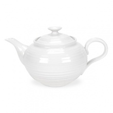 Sophie Conran for Portmeirion glassware is an innovative range of tableware, designed by cook and food writer, Sophie Conran. The range of products have a sense of duality as they are hard-wearing, yet delicate aesthetically. The Sophie Conran for Portmeirion line was created to make life look good and taste better. Available in white, sage, and forget me not blue. Sophie Conran for Portmeirion glassware is an innovative range of tableware, designed by cook and food writer, Sophie Conran. The range of products have a sense of duality as they are hard-wearing, yet delicate aesthetically. The Sophie Conran for Portmeirion line was created to make life look good and taste better. Available in white, sage, and forget me not blue.