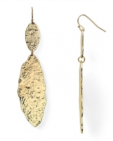 Delicate and textured. Aqua captures this season's luxe bohemian mood with this pair of hammered gold-plated oval drop earrings.