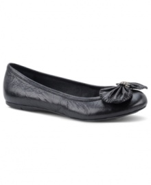 Plush, pretty bows take these cute shoes to another level. The Josie flats by Born are lined in fabric and leather for a smooth, comfy look that you're sure to love. Plush, pretty bows take these cute shoes to another level. The Josie flats by Born are lined in fabric and leather for a smooth, comfy look that you're sure to love.