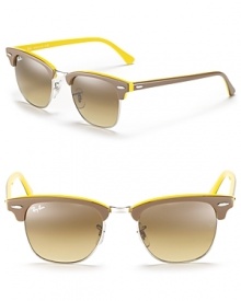 These timelessly chic sunglasses feature a simple design and a contrast trim for a pop of color. These timelessly chic sunglasses feature a simple design and a contrast trim for a pop of color.