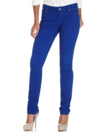 The Soho skinny jean is a wardrobe essential, from DKNY Jeans. In a bright blue wash, it adds a cheerful touch to any casual day! The Soho skinny jean is a wardrobe essential, from DKNY Jeans. In a bright blue wash, it adds a cheerful touch to any casual day!