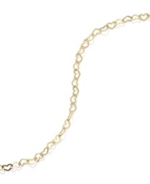 Attract attention to your perfect pedicure. Giani Bernini's sweet heart chain anklet comes in 24k gold over sterling silver. Approximate length: 10 inches. Attract attention to your perfect pedicure. Giani Bernini's sweet heart chain anklet comes in 24k gold over sterling silver. Approximate length: 10 inches.