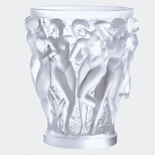 This breathtaking vase celebrates the beauty of the female figure. It's a work of art that invites admiration, and you'll want to display it proudly. This breathtaking vase celebrates the beauty of the female figure. It's a work of art that invites admiration, and you'll want to display it proudly.