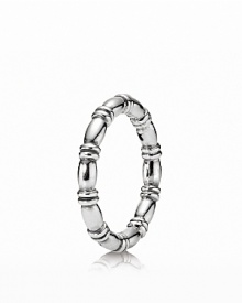 An geometric texture in sterling silver is an ideal addition to your PANDORA ring collection. Stack it with your favorite rings for signature style. An geometric texture in sterling silver is an ideal addition to your PANDORA ring collection. Stack it with your favorite rings for signature style.