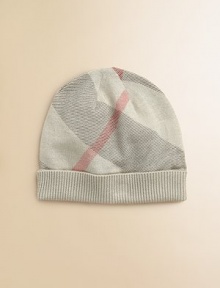 Keep that precious little head toasty with Burberry checks printed on a luxuriously soft blend of cashmere and cotton.Ribbed cuffCashmere/cottonHand washImported Keep that precious little head toasty with Burberry checks printed on a luxuriously soft blend of cashmere and cotton.Ribbed cuffCashmere/cottonHand washImported