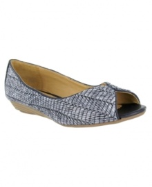 A fierce sandal for fancy feet! Mia's Madira sandals showcase your look with raffia uppers and open toes. A fierce sandal for fancy feet! Mia's Madira sandals showcase your look with raffia uppers and open toes.