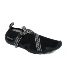 Take the scenic route...no matter where it leads. The Scenic Creek shoes by Mountrek are ready for the conditions with their barefoot-like design and water-draining sole. Take the scenic route...no matter where it leads. The Scenic Creek shoes by Mountrek are ready for the conditions with their barefoot-like design and water-draining sole.