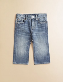 Cotton jeans featuring classic fading, clever topstitching and beloved five-pocket style.Button closureZip flyAdjustable waistbandBelt loopsFive-pocket styleWhiskeringClassic fadingCottonMachine washImported Cotton jeans featuring classic fading, clever topstitching and beloved five-pocket style.Button closureZip flyAdjustable waistbandBelt loopsFive-pocket styleWhiskeringClassic fadingCottonMachine washImported