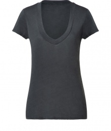 Classic basic T-shirt in grey cotton - by L.A.-label James Perse - very pleasant and soft quality - V-neck - half-sleeves - straight fit - mid-rear length - can be worn solo with a blazer and jeans or layered with a long-sleeve shirt Classic basic T-shirt in grey cotton - by L.A.-label James Perse - very pleasant and soft quality - V-neck - half-sleeves - straight fit - mid-rear length - can be worn solo with a blazer and jeans or layered with a long-sleeve shirt
