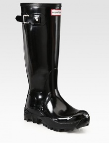Hunter's classic silhouette is outfitted for cold weather with a high-traction Vibram sole and glam glossy finish.Rubber heel, 2 (50mm)Rubber platform, 1 (25mm)Compares to 1 heel (25mm)Shaft, 14¼Leg circumference, 15Rubber upperBuckle detail at cuffNeoprene liningRubber solePadded insoleImported Hunter's classic silhouette is outfitted for cold weather with a high-traction Vibram sole and glam glossy finish.Rubber heel, 2 (50mm)Rubber platform, 1 (25mm)Compares to 1 heel (25mm)Shaft, 14¼Leg circumference, 15Rubber upperBuckle detail at cuffNeoprene liningRubber solePadded insoleImported