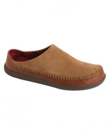 This pair of men's house shoes lets you shuffle off to sleep or finish up last-minute chores before bed. There are no limits in these slippers for men from L.B. Evans. This pair of men's house shoes lets you shuffle off to sleep or finish up last-minute chores before bed. There are no limits in these slippers for men from L.B. Evans.