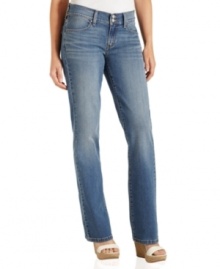 Reinvent your casual look with Levi's bootcut jeans in the latest vintage-inspired wash. Reinvent your casual look with Levi's bootcut jeans in the latest vintage-inspired wash.