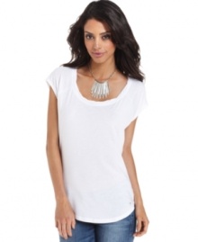 A contrast exposed zipper at back center ups the edge on this GUESS? top -- perfect for an effortlessly cool look! A contrast exposed zipper at back center ups the edge on this GUESS? top -- perfect for an effortlessly cool look!