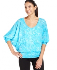 Be chic while you workout in Ideology's dolman-sleeve burnout top. It's the perfect topper with a sports bra and leggings! Be chic while you workout in Ideology's dolman-sleeve burnout top. It's the perfect topper with a sports bra and leggings!