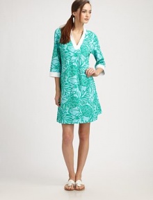 A head-turning tropical print lends unmistakable charm to this feminine design with contrast details.V-neckThree-quarter sleevesContrast detailsPull-on styleAbout 21 from natural waist92% cotton/8% spandexMachine washImported A head-turning tropical print lends unmistakable charm to this feminine design with contrast details.V-neckThree-quarter sleevesContrast detailsPull-on styleAbout 21 from natural waist92% cotton/8% spandexMachine washImported