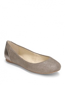 THE LOOKRounded toeShimmery suede upperSmooth leather backstayPadded insoleTHE MATERIALSuede upperMan-made lining and soleORIGINImported THE LOOKRounded toeShimmery suede upperSmooth leather backstayPadded insoleTHE MATERIALSuede upperMan-made lining and soleORIGINImported