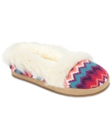 Keep her nice and toasty with a pair of faux-fur trimmed slippers from Roxy.