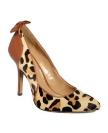 Sealed with a...bow! Jessica Simpson's Jaide pumps feature lovely luxe finishes and a pretty decorative leather bow at the back of the heel. Sealed with a...bow! Jessica Simpson's Jaide pumps feature lovely luxe finishes and a pretty decorative leather bow at the back of the heel.