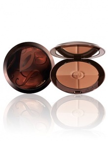 As the seasons change from winter through summer, women find that the tone of their complexion and their bronzing needs change as well. From the ultimate authority in bronzing comes Terracotta Four Seasons: a variation in four steps to sculpt your tan all year long. The perfect gradation of caramelized tones, Terracotta Four Seasons features four wonderfully matte shades to blend together to match every desire, skin tone or season for an authentic tan and an incredibly natural result. As the seasons change from winter through summer, women find that the tone of their complexion and their bronzing needs change as well. From the ultimate authority in bronzing comes Terracotta Four Seasons: a variation in four steps to sculpt your tan all year long. The perfect gradation of caramelized tones, Terracotta Four Seasons features four wonderfully matte shades to blend together to match every desire, skin tone or season for an authentic tan and an incredibly natural result.