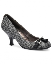 Such sophisticated little things. The Vanessa pumps by Sofft feature tassels on the toe that are accented with shiny metal detailing. Such sophisticated little things. The Vanessa pumps by Sofft feature tassels on the toe that are accented with shiny metal detailing.