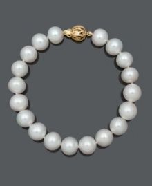 Sophistication and elegance come naturally with a simple strand of pearls. Bracelet features AA+ cultured freshwater pearls (9-10 mm) with an ornate 14k gold clasp. Approximate length: 7-1/2 inches. Sophistication and elegance come naturally with a simple strand of pearls. Bracelet features AA+ cultured freshwater pearls (9-10 mm) with an ornate 14k gold clasp. Approximate length: 7-1/2 inches.