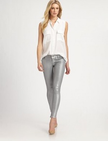 Super-skinny jeans in a lightweight, ultra-stretchy denim with a metallic finish and regular rise. THE FITSkinny fitRise, about 8Inseam, about 30THE DETAILSZip flyFive-pocket styleBack patch pockets70% lyocell/28% cotton/2% elastane Machine washMade in USA of imported fabricModel shown is 5'9 (175cm) wearing US size 4.