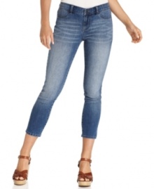 These petite cropped skinny jeans from Calvin Klein Jeans belong in your wardrobe! Jazz them up with wedges and a flirty top for a great look. These petite cropped skinny jeans from Calvin Klein Jeans belong in your wardrobe! Jazz them up with wedges and a flirty top for a great look.