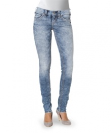 Throwback acid wash meets modern day skinny leg style on this pair of jeans from Silver that shakes up your denim closet! Throwback acid wash meets modern day skinny leg style on this pair of jeans from Silver that shakes up your denim closet!